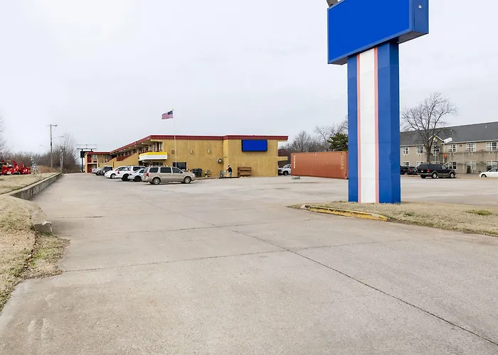 Oyo Hotel Tulsa International Airport